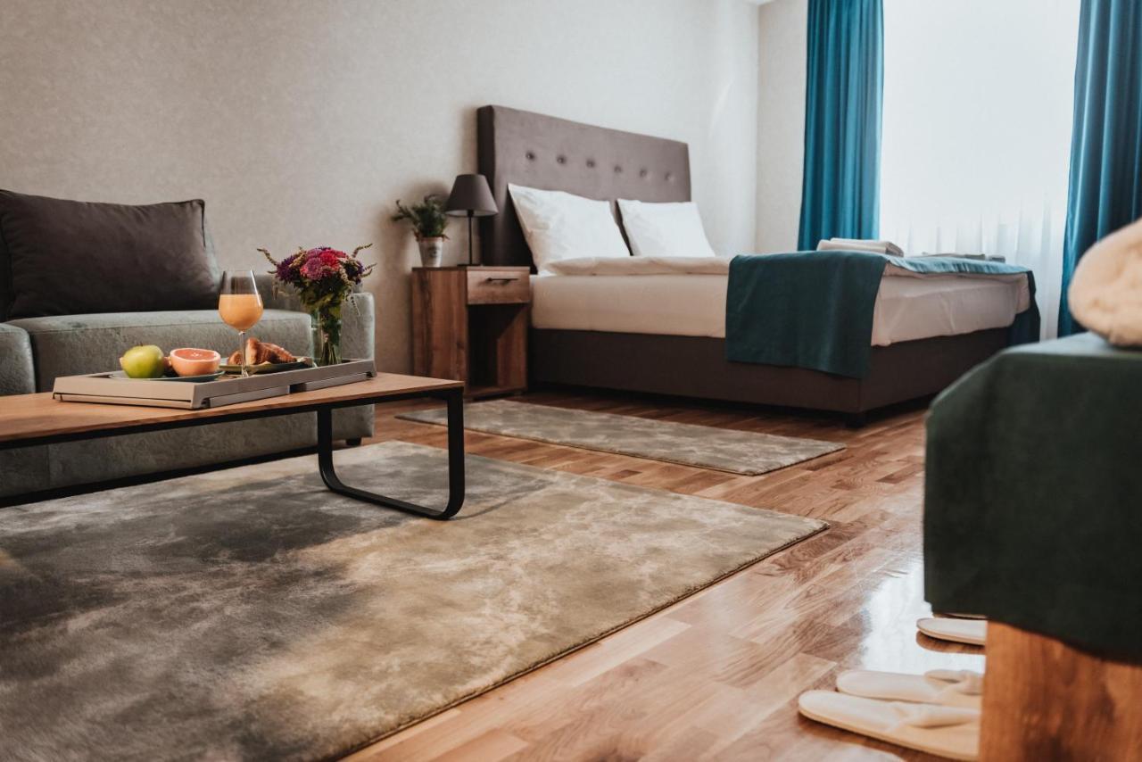 Magellan Family Lux Apartments โนวีซาด ภายนอก รูปภาพ