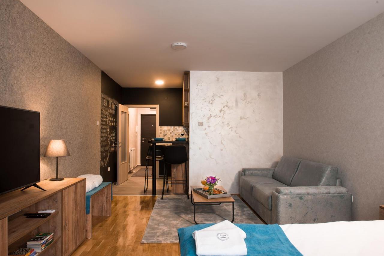 Magellan Family Lux Apartments โนวีซาด ภายนอก รูปภาพ