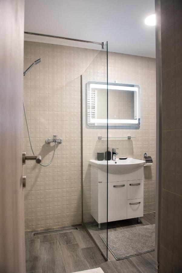 Magellan Family Lux Apartments โนวีซาด ภายนอก รูปภาพ